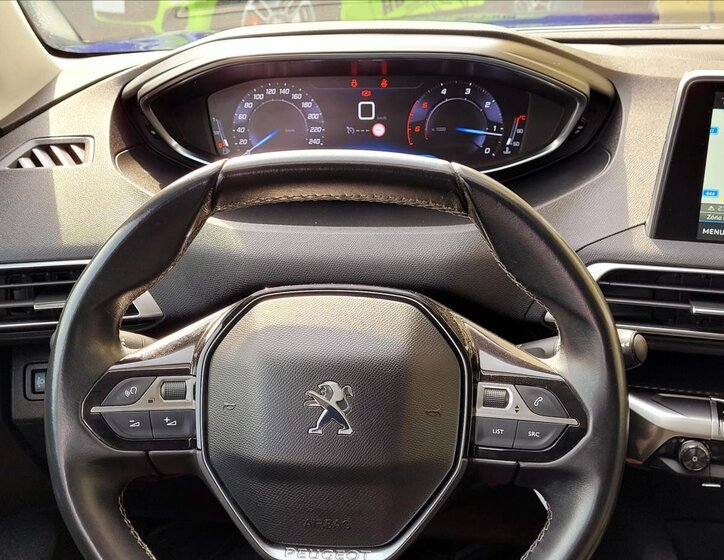 Peugeot 3008 SUV / Terénní 1,5 l 96 kw