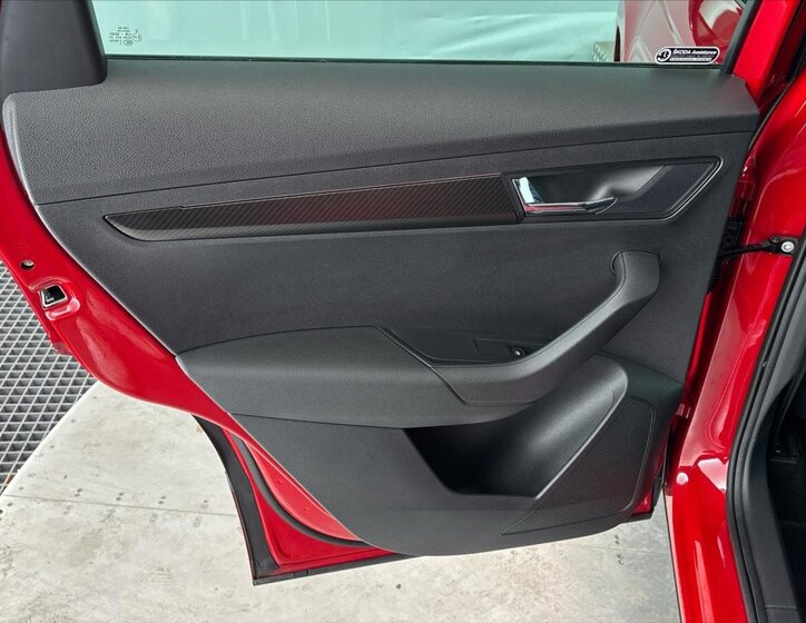 Škoda Karoq SUV / Terénní 1,5 l 110 kw