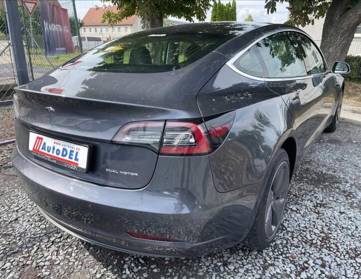 Tesla Model 3 7