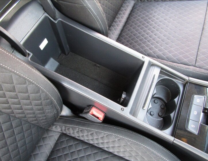 Škoda Superb Sedan / Limuzína 2,0 l 110 kw