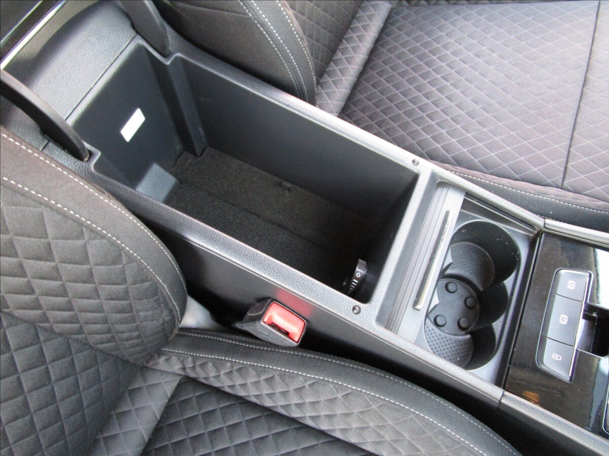 Škoda Superb Sedan / Limuzína 2,0 l 110 kw