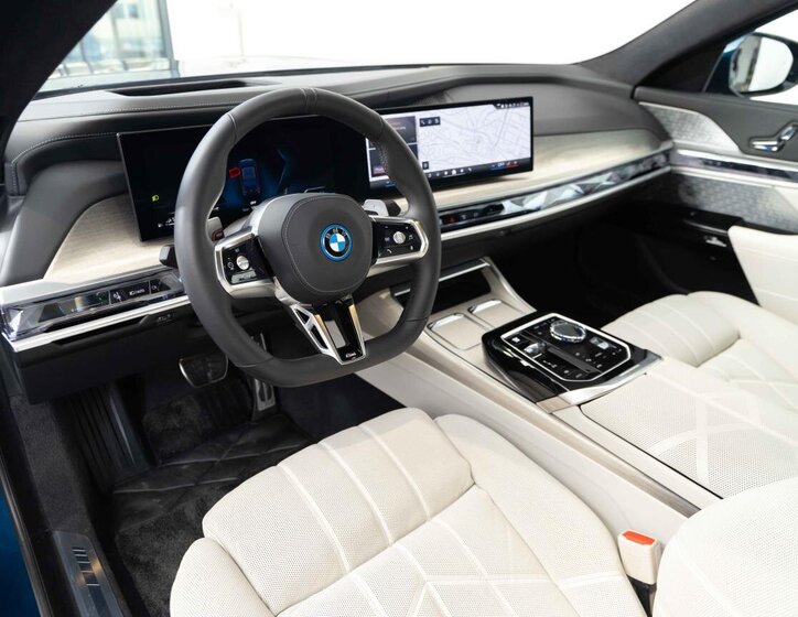 BMW i7 11