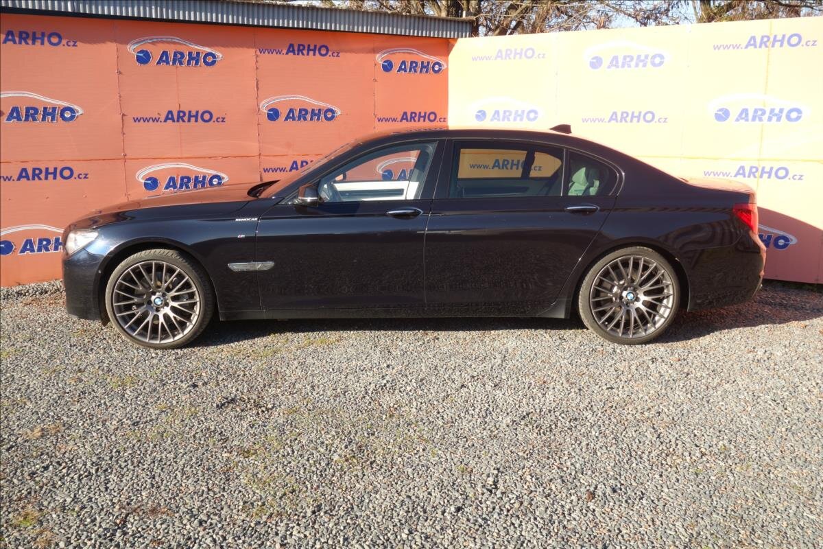 BMW Řada 7 Sedan 4,4 l 330 kw