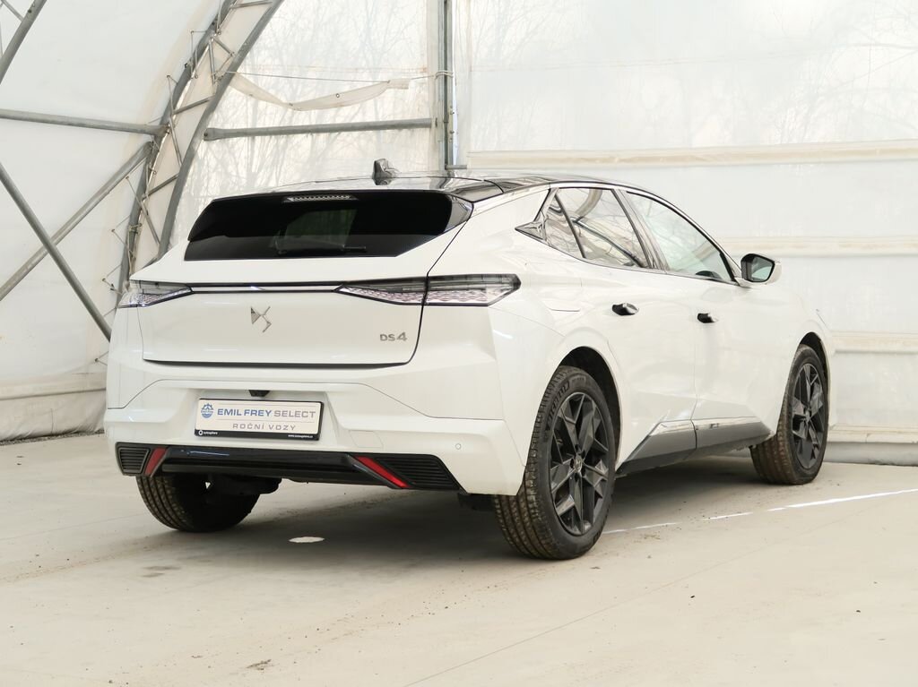 DS Automobiles DS4 Hatchback 1,2 l 100 kw