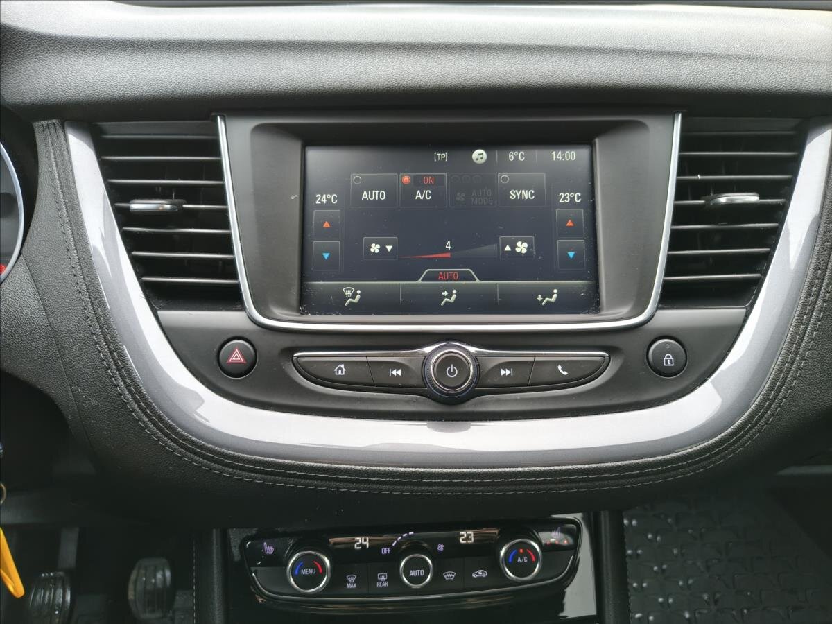 Opel Grandland SUV / Terénní 1,2 l 96 kw