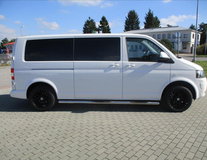 Volkswagen Transporter Kombi 2,0 l 84 kw