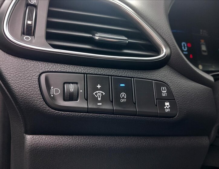 Hyundai i30 Hatchback 1,5 l 70 kw