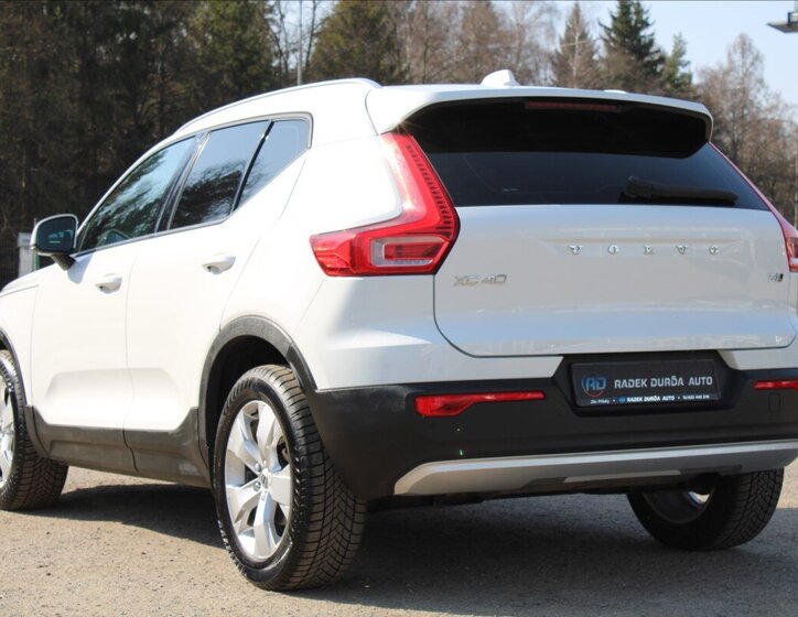 Volvo XC40 SUV / Terénní 2,0 l 140 kw