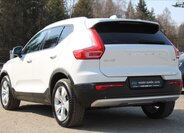 Volvo XC40 SUV / Terénní 2,0 l 140 kw