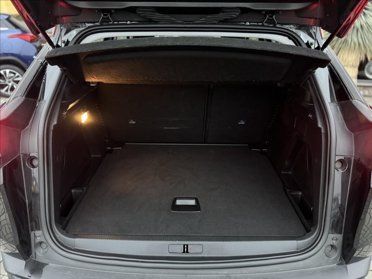 Peugeot 3008 SUV 1,2 l 96 kw