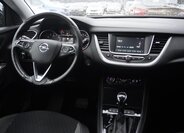 Opel Grandland X SUV 1,2 l 96 kw
