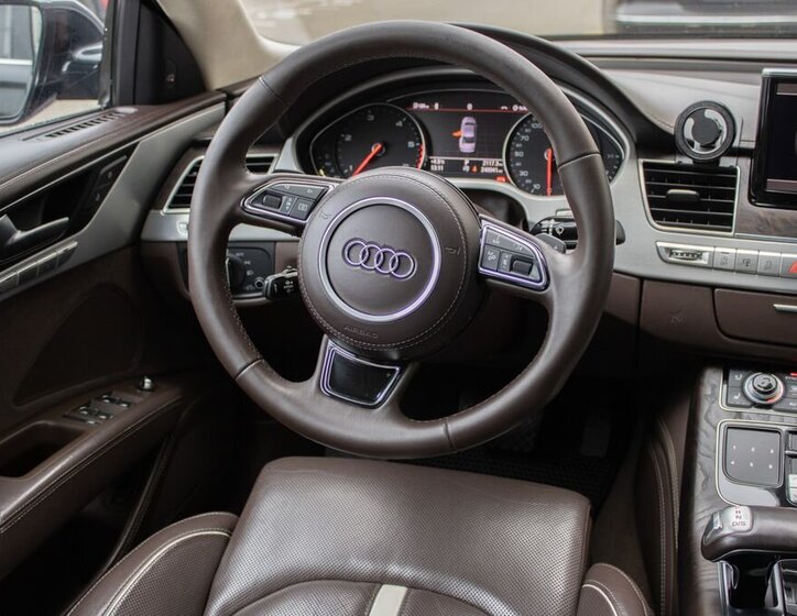 Audi A8 Sedan 3,0 l 184 kw