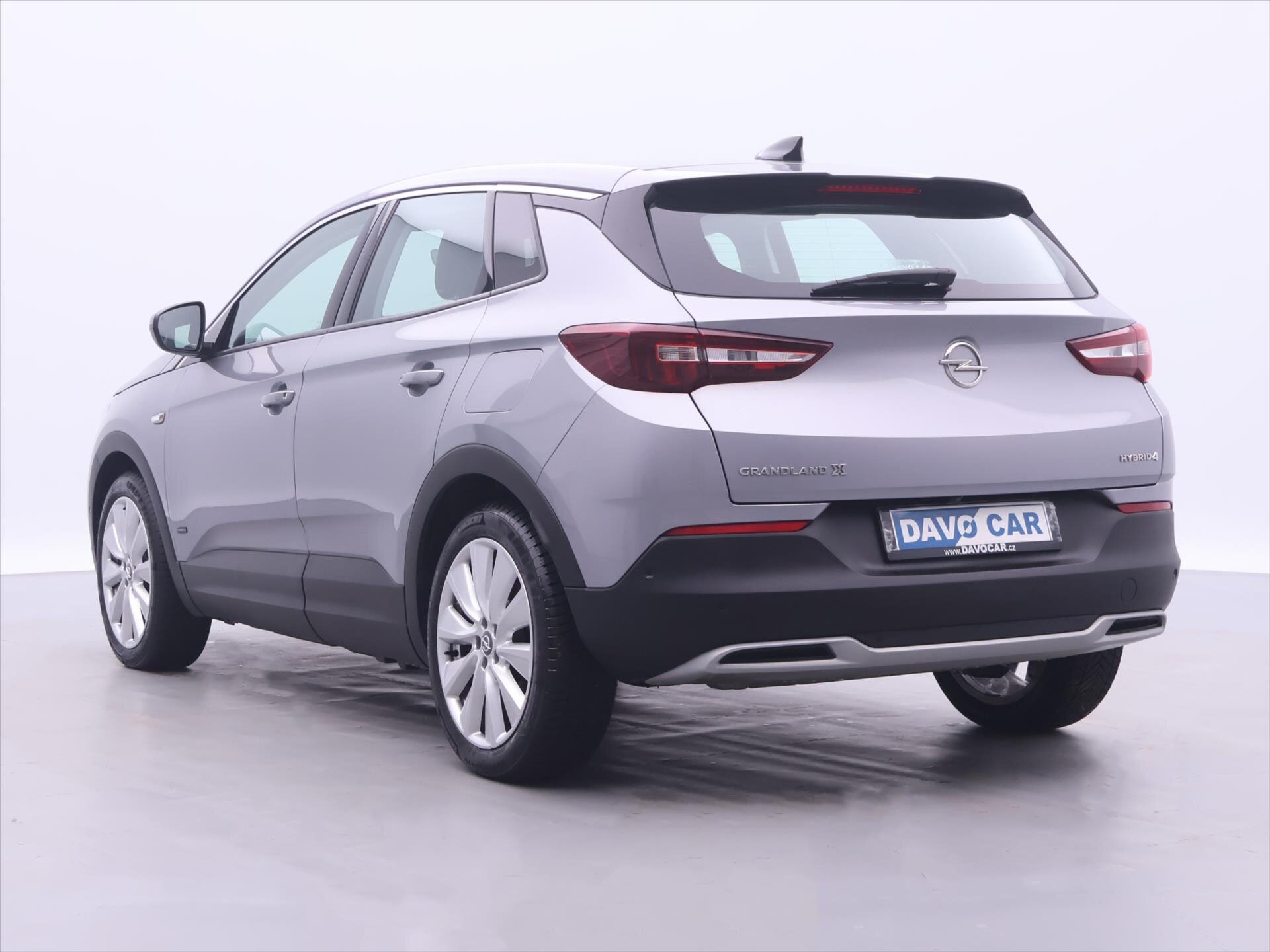 Opel Grandland X SUV 1,6 l 147 kw