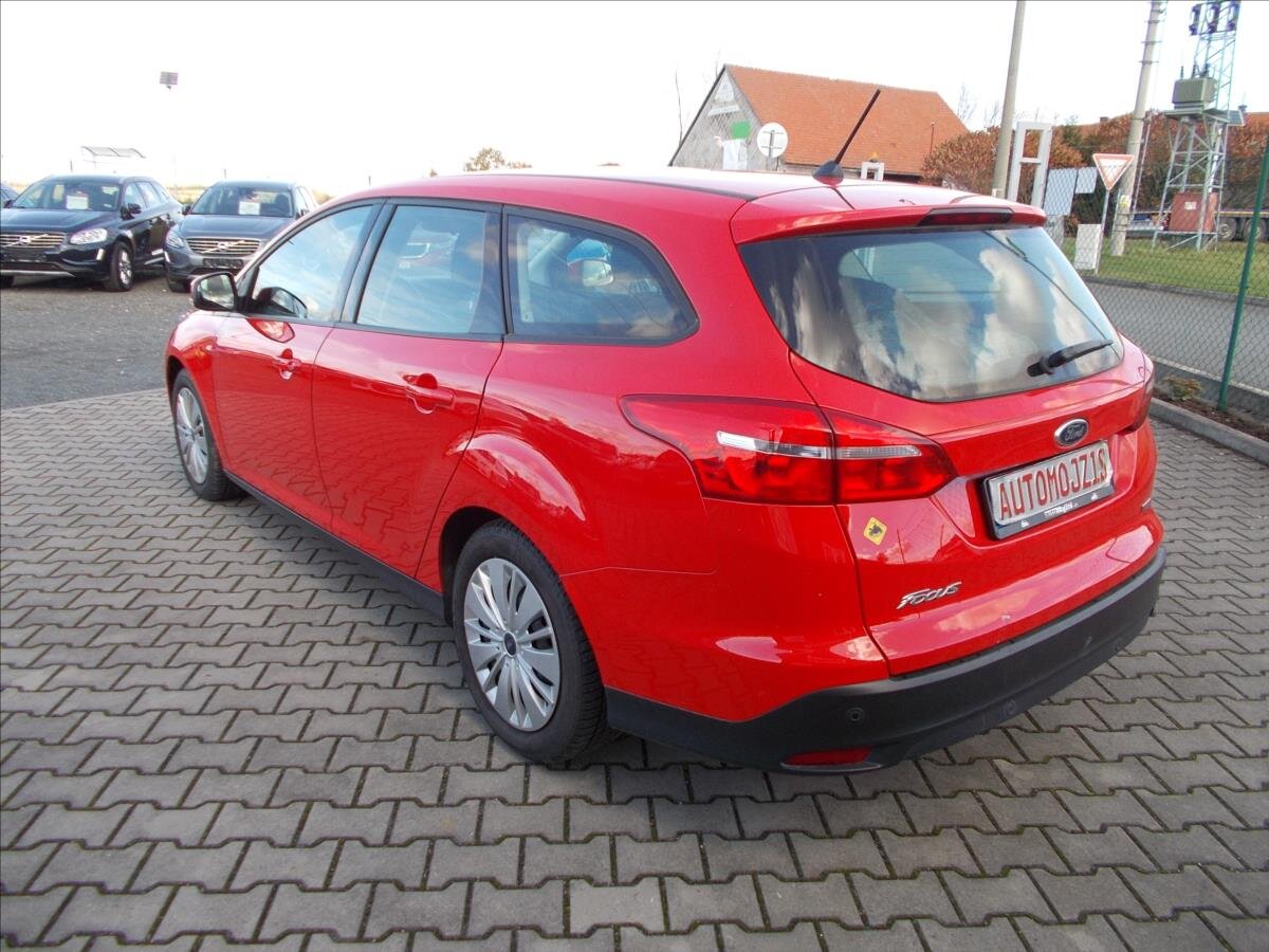 Ford Focus Kombi 999,0 74 kw