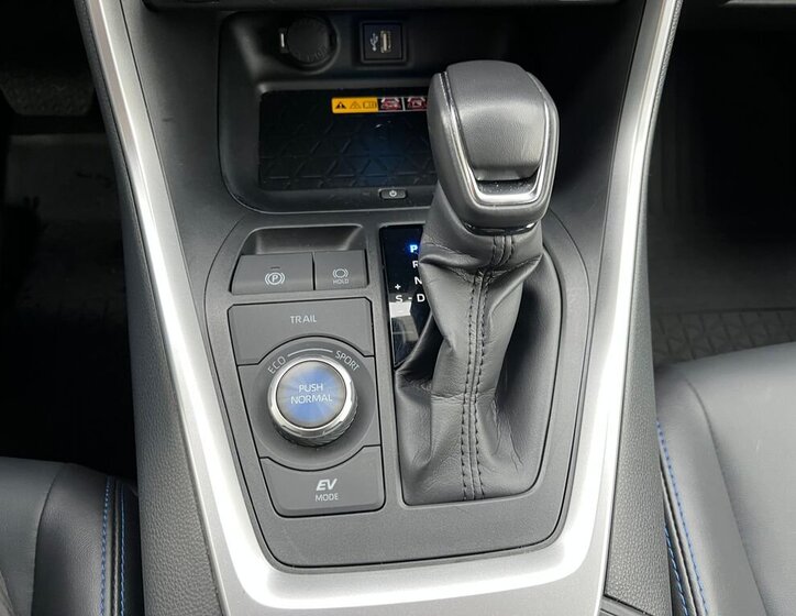 Toyota RAV4 SUV 2,5 l 131 kw