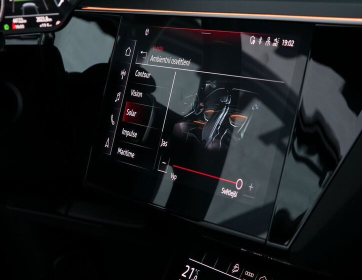 Audi e-tron SUV / Terénní 0,0 300 kw