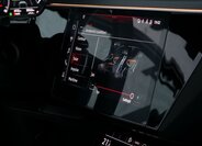 Audi e-tron SUV / Terénní 0,0 300 kw