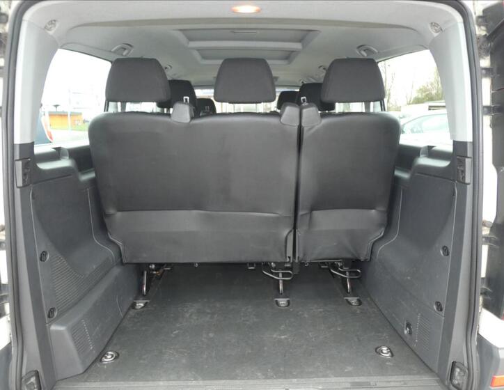 Mercedes-Benz Vito 12