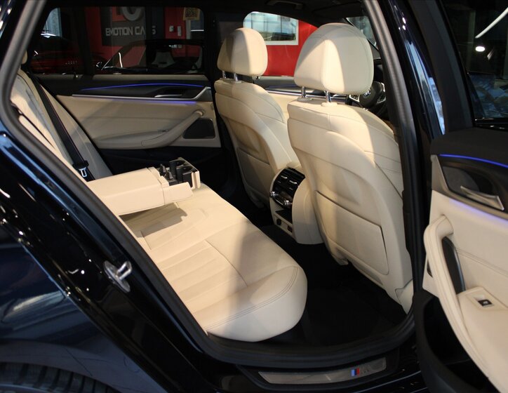 BMW Řada 5 Kombi 3,0 l 210 kw