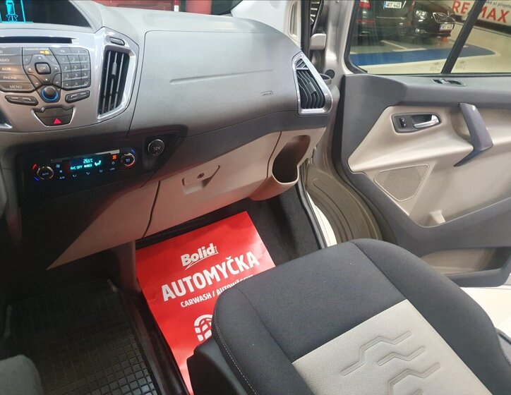 Ford Tourneo Custom Kombi 2,2 l 92 kw