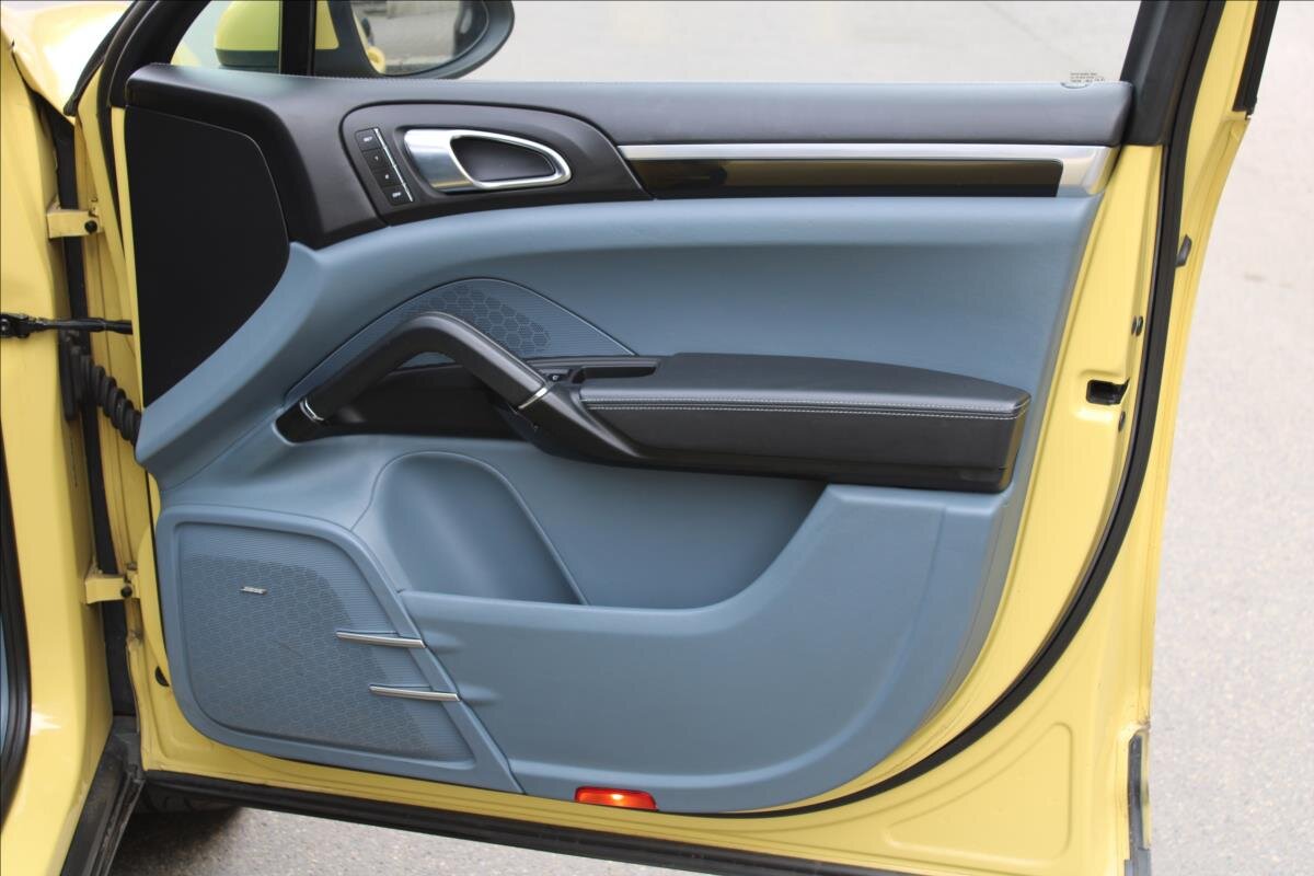 Porsche Cayenne SUV / Terénní 4,8 l 294 kw