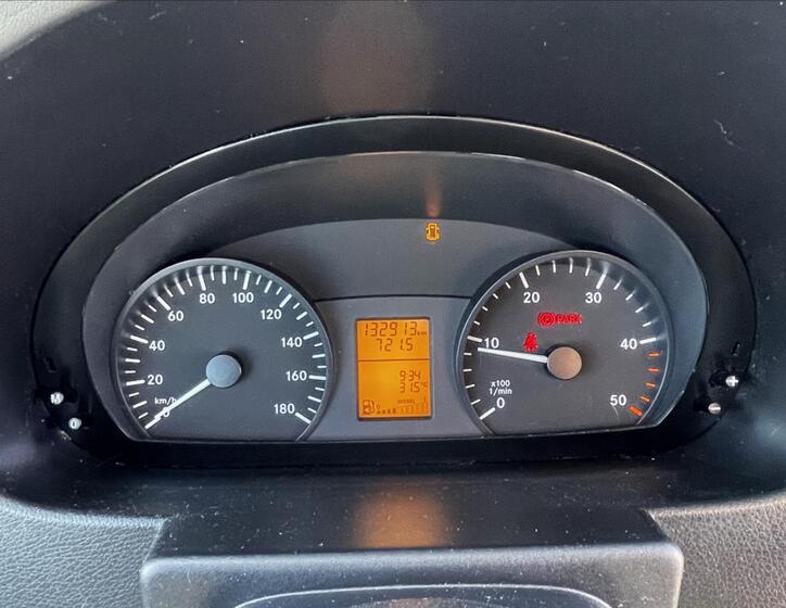 Mercedes-Benz Sprinter 17