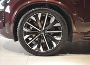 Volvo XC90 SUV / Terénní 2,0 l 335 kw