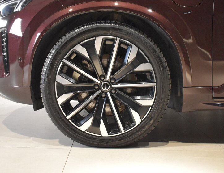 Volvo XC90 SUV / Terénní 2,0 l 335 kw