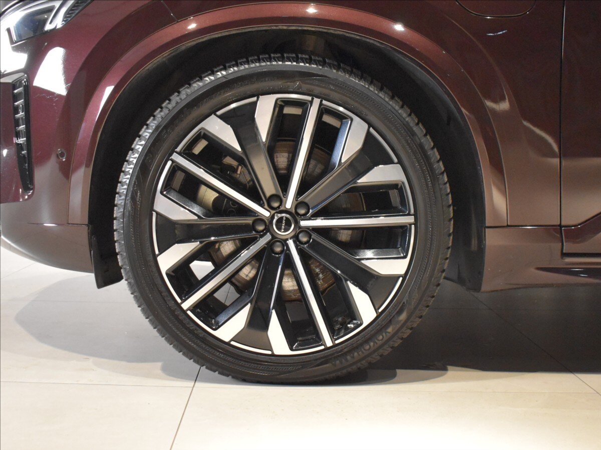 Volvo XC90 SUV / Terénní 2,0 l 335 kw