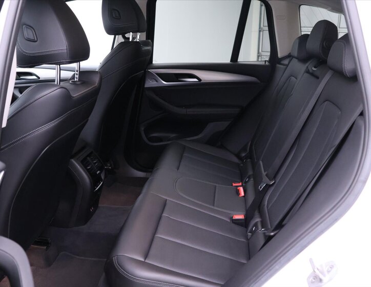 BMW X3 SUV / Terénní 2,0 l 140 kw