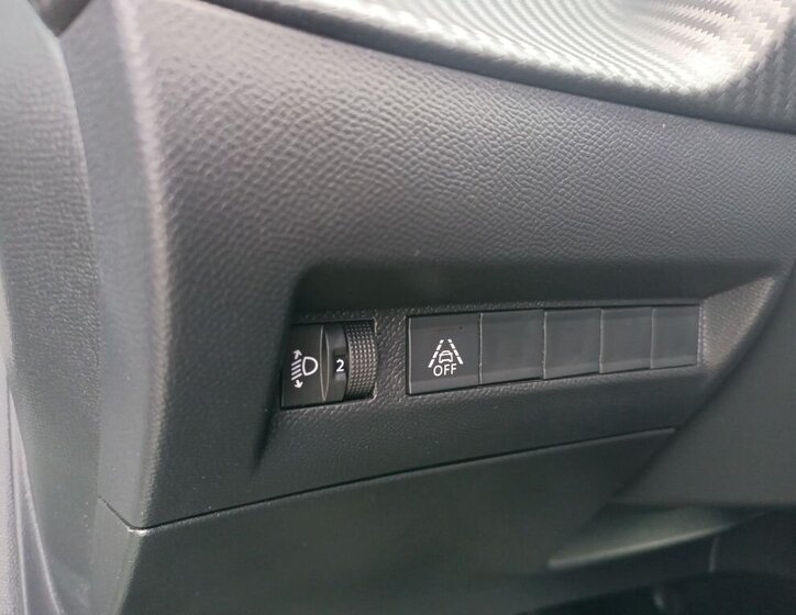 Peugeot 208 Hatchback 1,2 l 55 kw