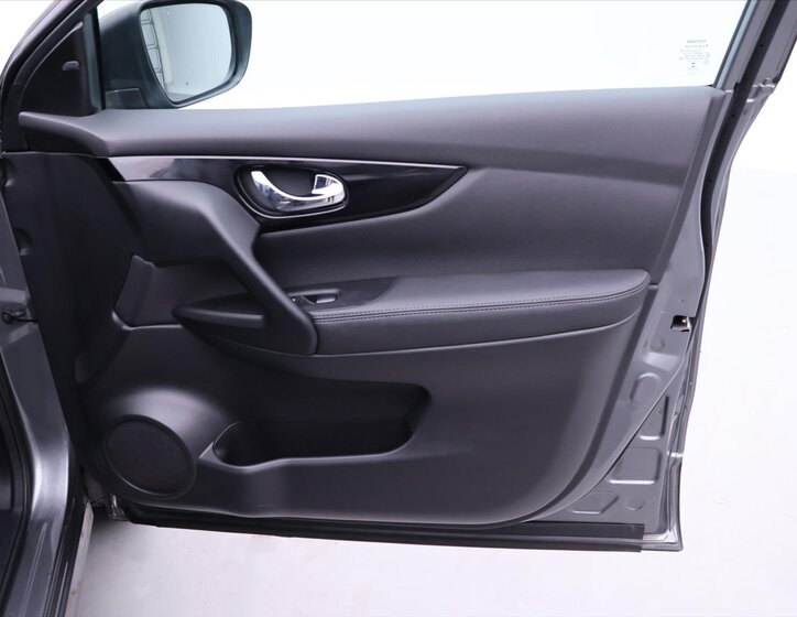 Nissan Qashqai SUV 1,2 l 85 kw