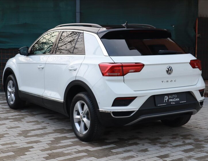 Volkswagen T-Roc 4