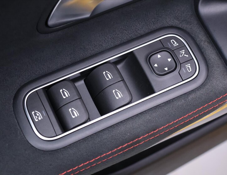 Mercedes-Benz CLA Sedan / Limuzína 2,0 l 140 kw