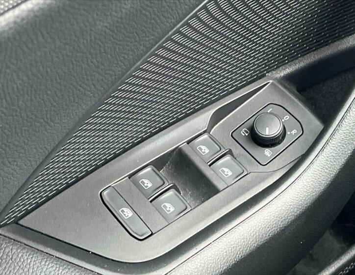 Škoda Octavia Sedan / Limuzína 1,5 l 110 kw