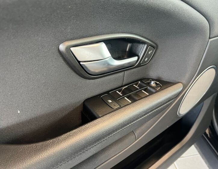 Land Rover Range Rover Evoque 11