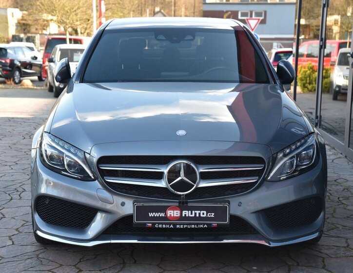 Mercedes-Benz Třídy C Sedan / Limuzína 2,1 l 125 kw