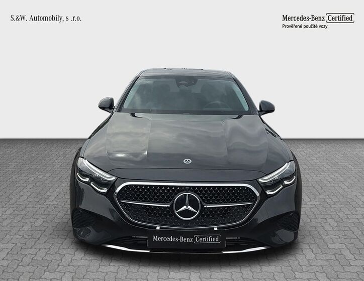 Mercedes-Benz Třídy E 8