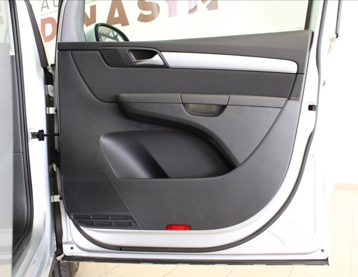 Volkswagen Sharan MPV 2,0 l 110 kw