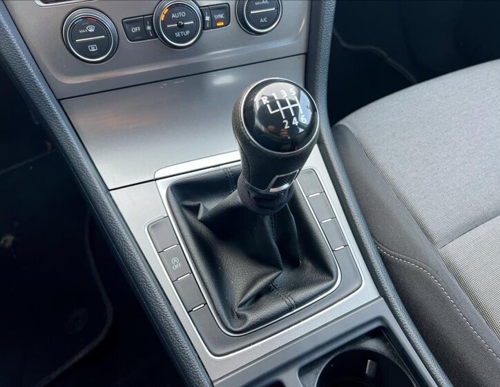 Volkswagen Golf Hatchback 1,2 l 77 kw