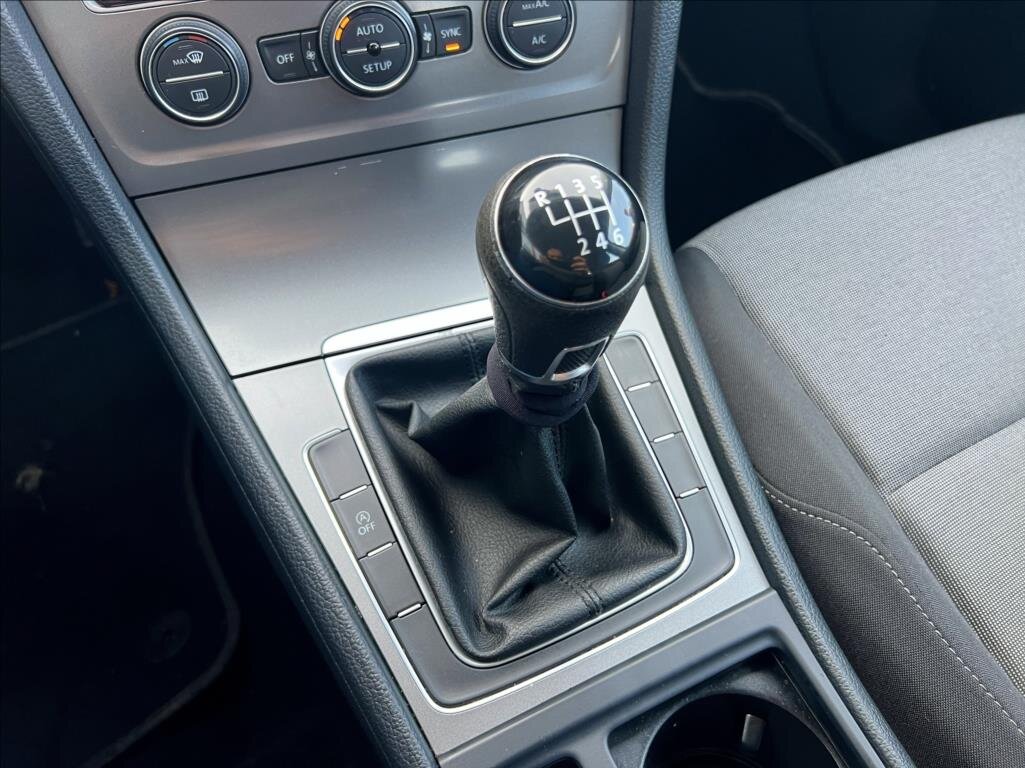 Volkswagen Golf Hatchback 1,2 l 77 kw