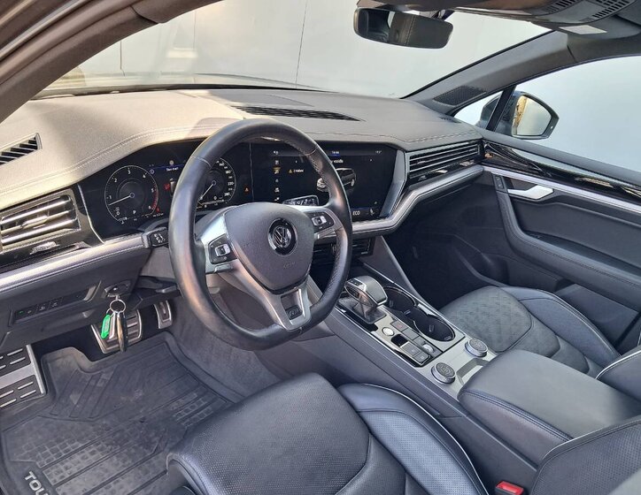 Volkswagen Touareg SUV / Terénní 3,0 l 210 kw