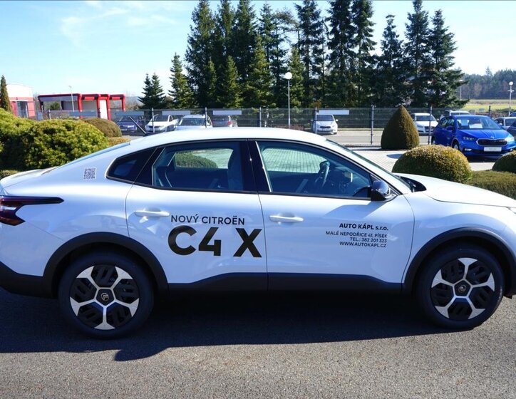 Citroën C4 X Sedan / Limuzína 1,2 l 96 kw