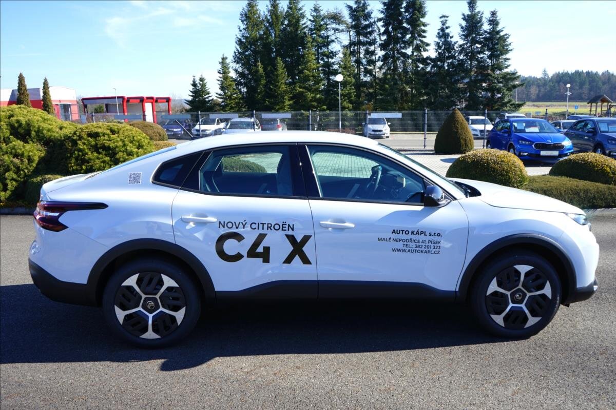 Citroën C4 X Sedan / Limuzína 1,2 l 96 kw
