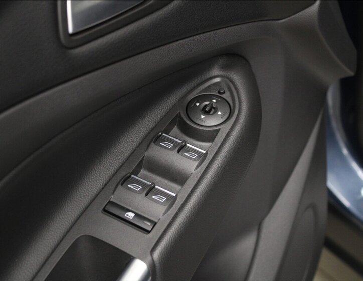 Ford Kuga SUV / Terénní 1,5 l 110 kw