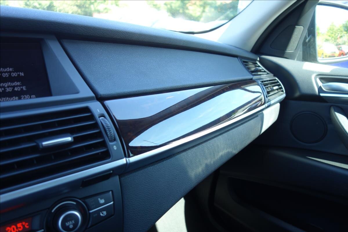 BMW X5 SUV / Terénní 3,0 l 225 kw