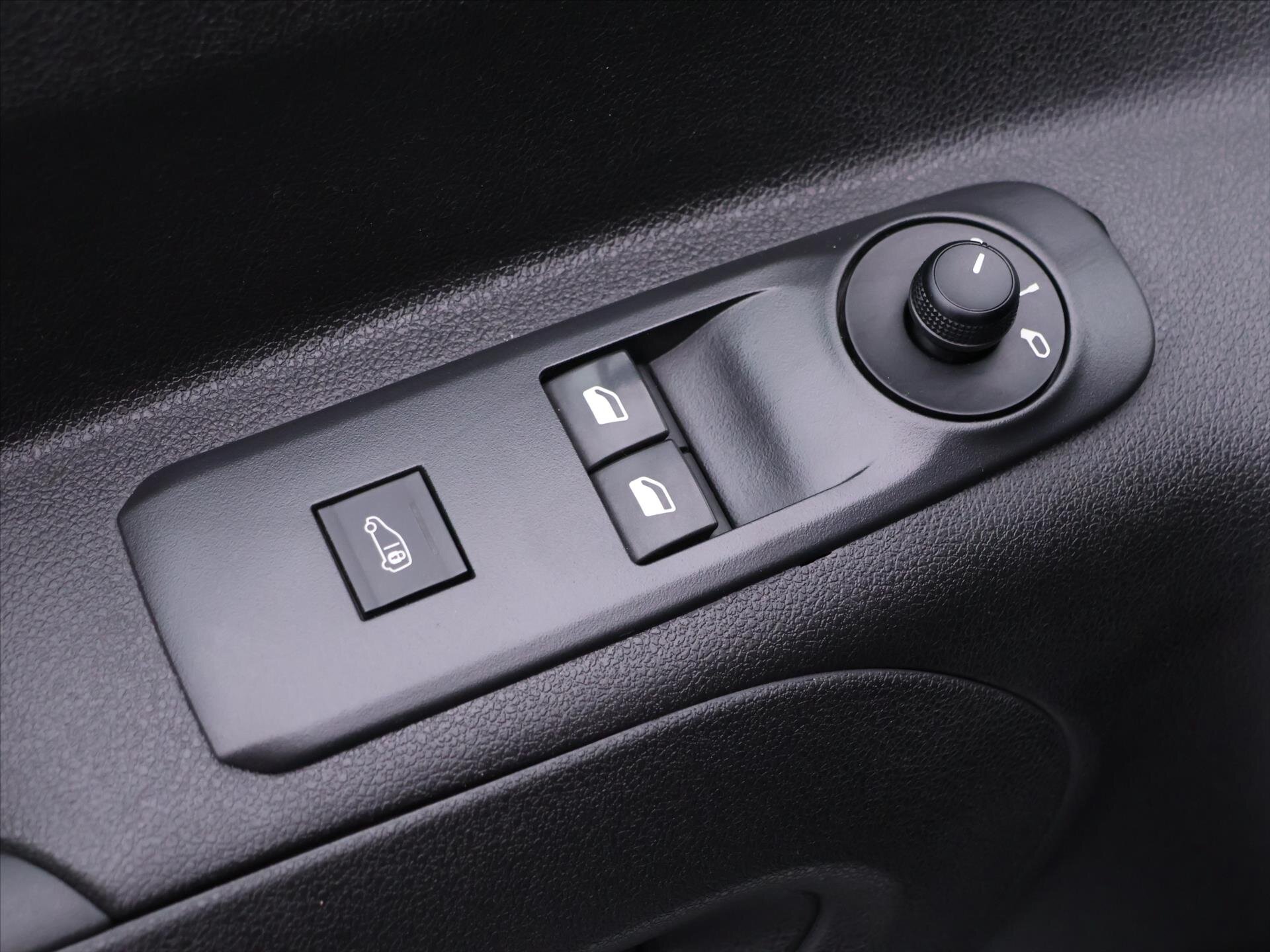 Peugeot Partner Ostatní 1,2 l 81 kw