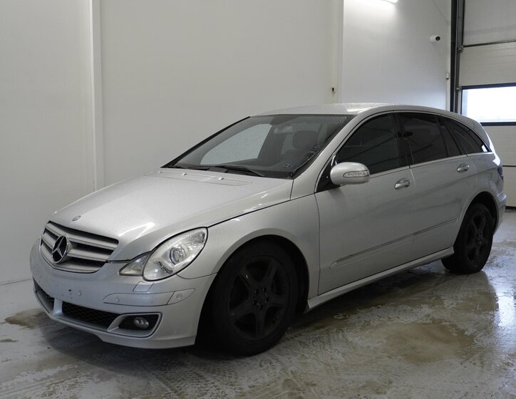 Mercedes-Benz Třídy R SUV 5,0 l 225 kw