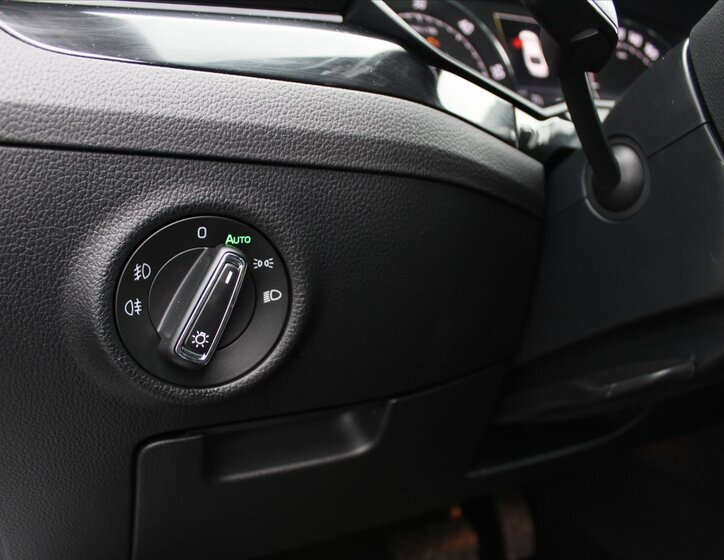 Škoda Superb Liftback 2,0 l 110 kw