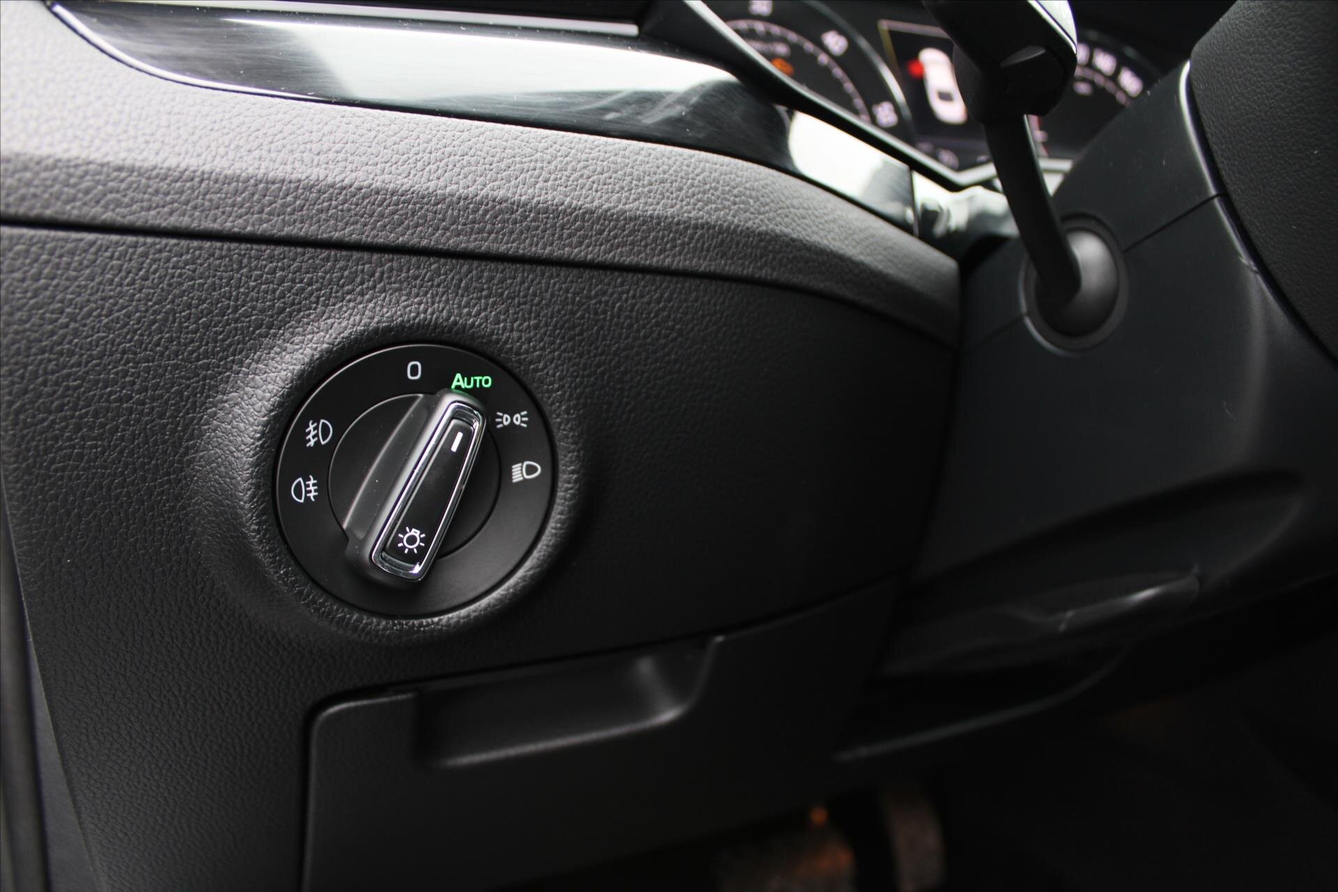 Škoda Superb Liftback 2,0 l 110 kw